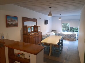 1 Schlafzimmer, Reisekinderbett, WLAN, Bettwäsche