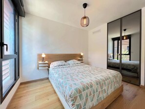 2 bedrooms, desk, iron/ironing board, free WiFi