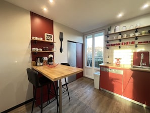 Réfrigérateur, micro-ondes, four, lave-vaisselle