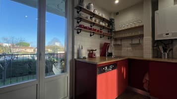 Fridge, microwave, oven, dishwasher