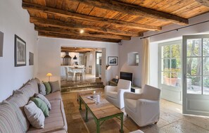 Fernseher, Kamin, DVD-Player, Stereoanlage