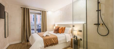 Fer et planche à repasser, Wi-Fi gratuit, draps fournis