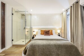 مكواة/لوح كي وواي فاي مجانًا وملاءات أسرّة