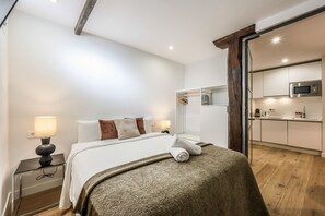 1 chambre, fer et planche Ă repasser, Wi-Fi gratuit, draps fournis