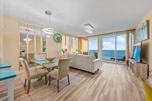 Interior - Luxurious beachfront condo with amazing ocean/sunset views in a prime location!  (Panama City Beach)