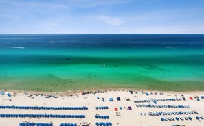 On the beach - Luxurious beachfront condo with amazing ocean/sunset views in a prime location!  (Panama City Beach)