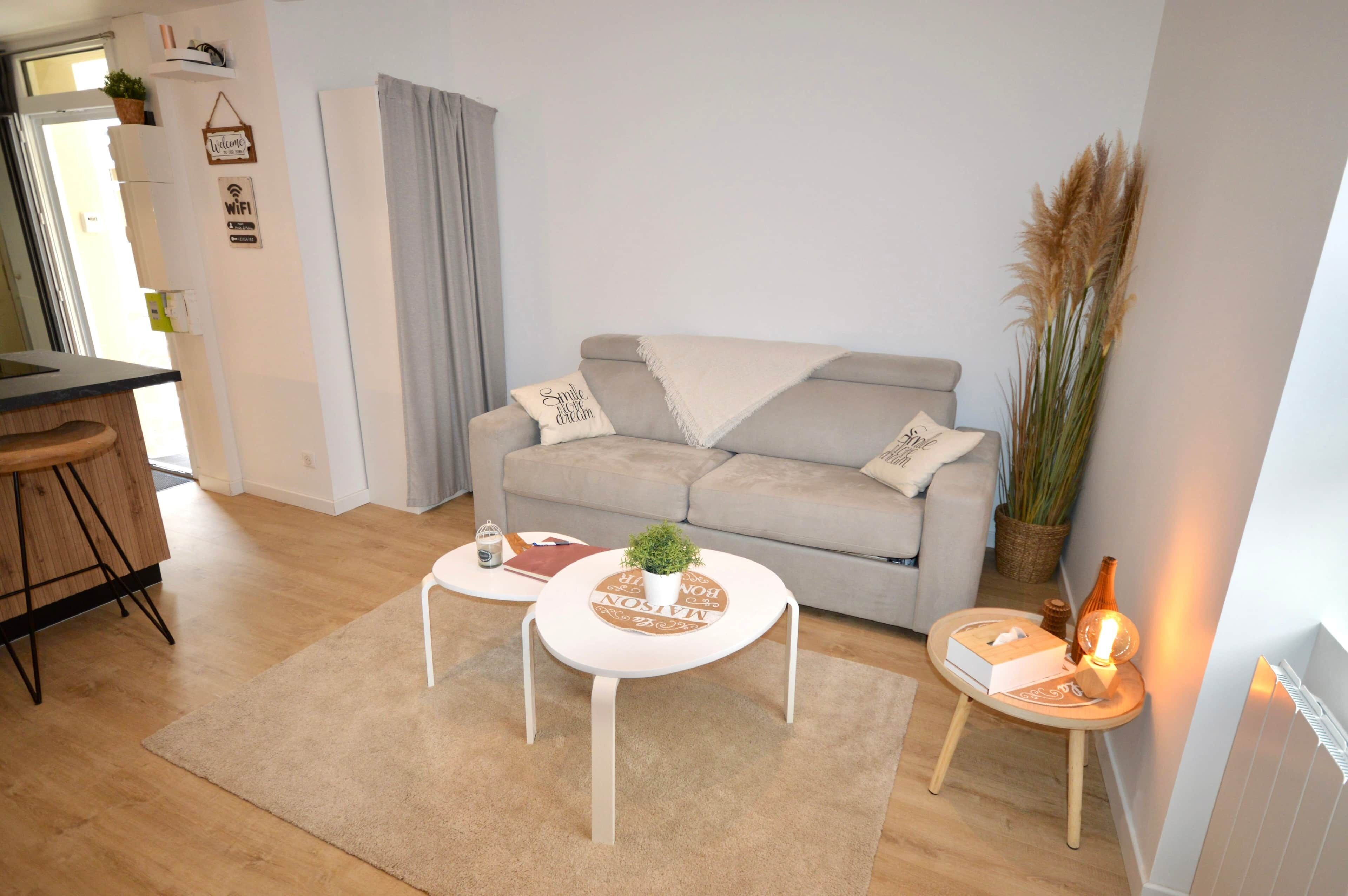 Een smart-tv en een stereo