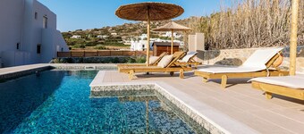 Villa 'Finest Earth Swimming Pool' with Sea View, Wi-Fi and Air Conditioning