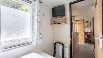 3 chambres, fer et planche Ă  repasser