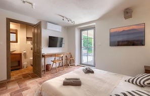 4 habitaciones, cuna de viaje, wifi gratis y ropa de cama