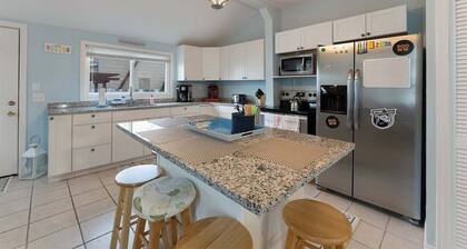 Gorgeous 3 Bedroom w/ Great Sleeping Arrangements!