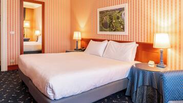 Standard-Doppel- oder -Zweibettzimmer, 1 Doppelbett | Daunenbettdecken, Zimmersafe, Schreibtisch