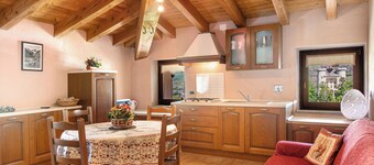 Apartment 'La Maison De Deni - Vista Montagna' with Mountain View, Private Garden and Wi-Fi