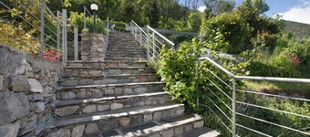 Apartment 'La Maison De Deni - Vista Montagna' with Mountain View, Private Garden and Wi-Fi