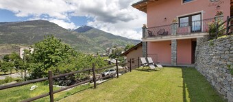 Ferienwohnung 'La Maison De Deni - Vista Castello' mit Bergblick