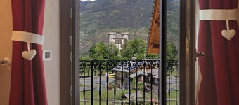 Apartment 'La Maison De Deni - Vista Castello' with Mountain View