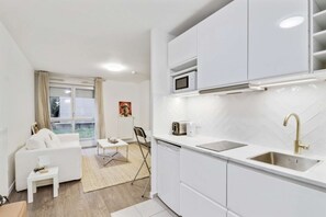 微波炉、烤箱、炉灶、茶具/咖啡用具