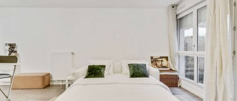 Fer et planche Ă repasser, Wi-Fi, literie fournie