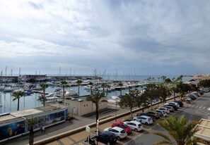 Marina - Apartment 'Vistas Al Puerto' with Sea View, Balcony and Wi-Fi (Villajoyosa)