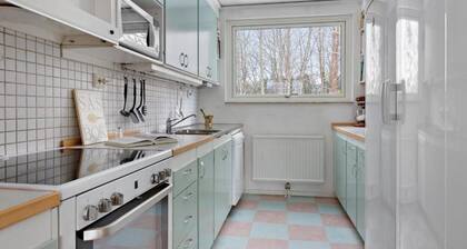 Cozy & Comfortable 4 bedroom House In Stockholm