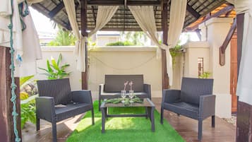 Deluxe Villa | Terrace/patio