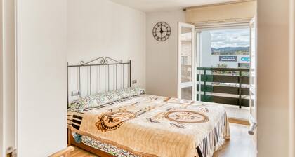 Apartamento 'Calonge Beach' con terraza privada, balcón y aire acondicionado