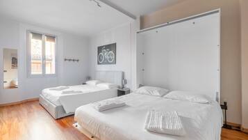1 habitación, tabla de planchar con plancha, wifi gratis y ropa de cama