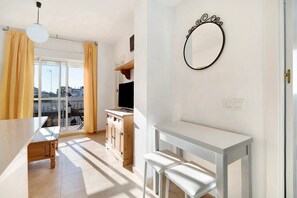 Interior - Apartment 'Apartamento Merce' with Private Terrace and Wi-Fi (Rota)