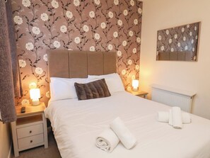 10 makuuhuonetta, yksilöllisesti sisustettu, yksilöllisesti kalustettu