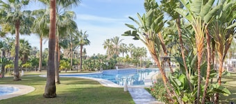 Appartamento "Playa Granada Golf" con vista sulle montagne, piscina condivisa e Wi-Fi