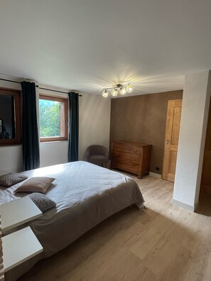 3 chambres, Wi-Fi, draps fournis