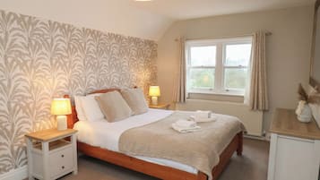 8 bedrooms, individually decorated, individually furnished, free WiFi