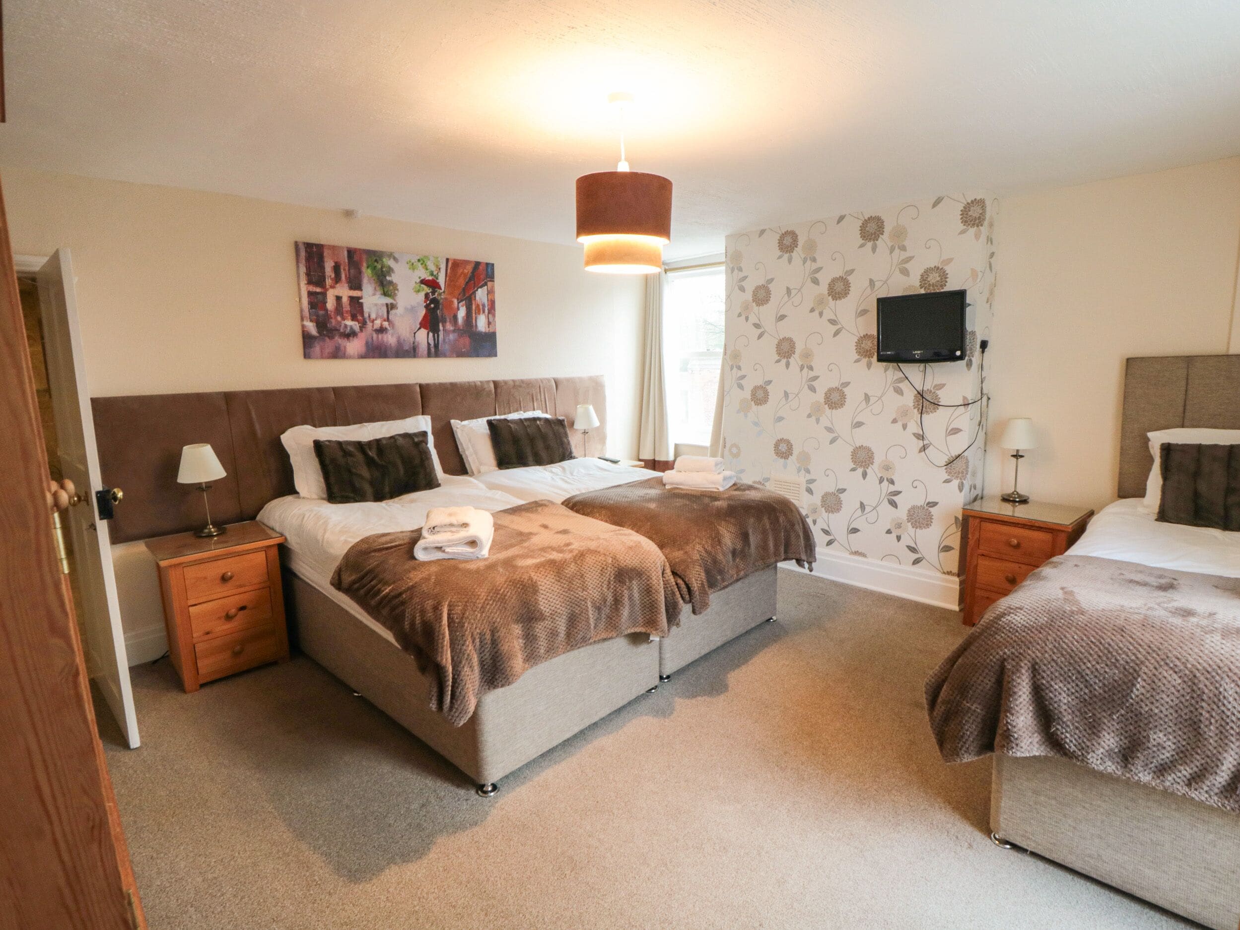 8 bedrooms, individually decorated, individually furnished, free WiFi