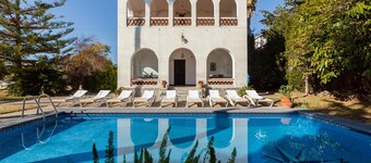 Maresme, "Charming villa close to Barcelona with swimming pool and large garden"