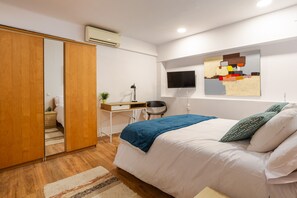 1 bedroom, free WiFi, bed sheets - Apartment 'Orange Loft' with Wi-Fi and Air Conditioning (Girona)