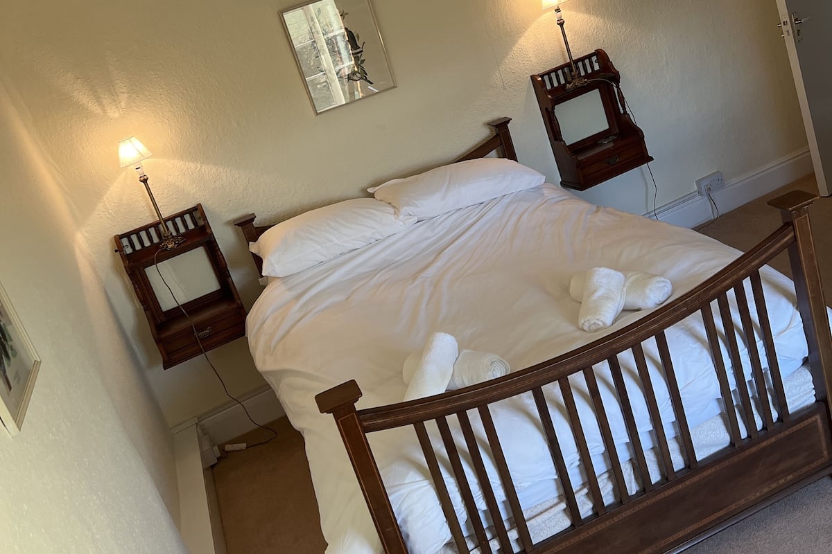 Standard Double Room | Iron/ironing board, WiFi (free)
