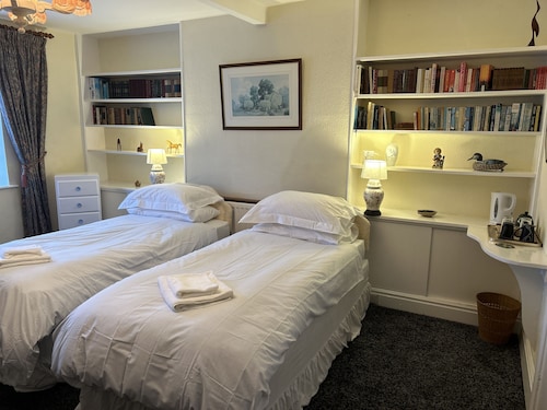 Lucy Cross Guest House