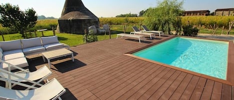Piscina stagionale all'aperto, cabine incluse nel prezzo