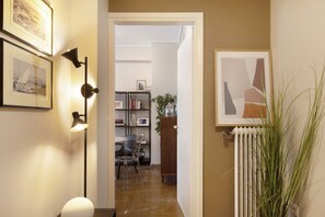 Interior detail - Marina Zeas Apartment by the sea (Piraeus)