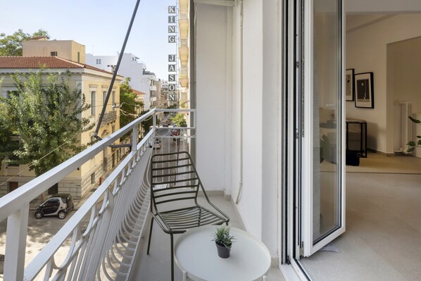 Balcony - Beautifully Curated Renov 1BR (Athens)