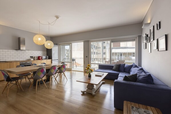 Living room - 3BR Top Floor APT in Pedion Areos (Athens)