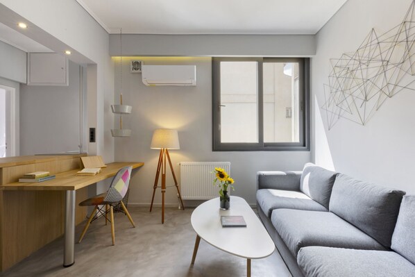 Living room - 3BR Top Floor APT in Pedion Areos (Athens)