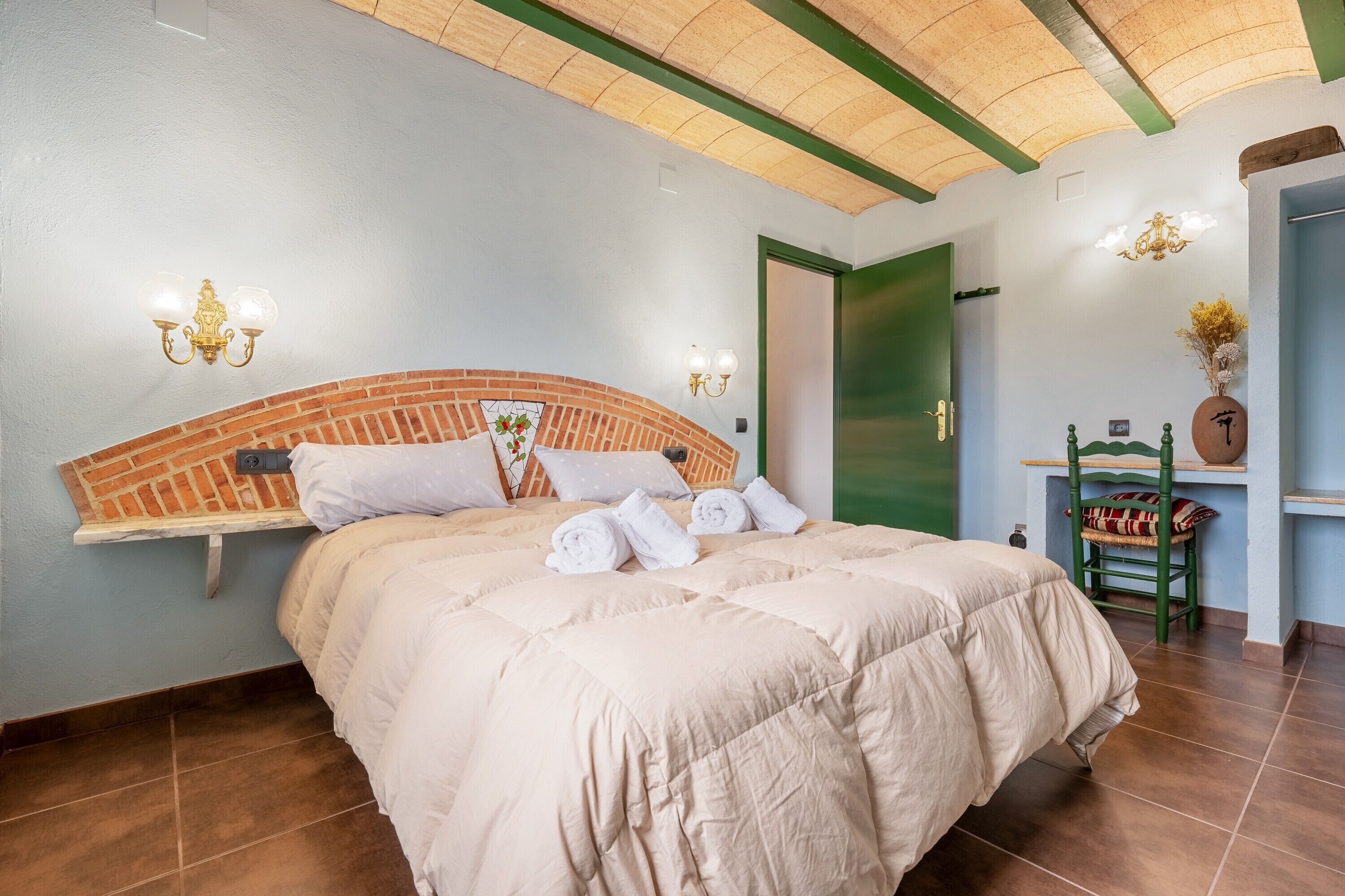 5 dormitorios, wifi gratis, ropa de cama