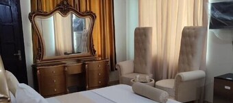 บ้านพักกษัตริย์สีน้ำเงิน E-11