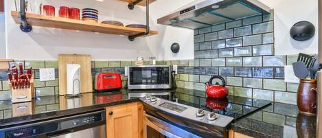 Fridge, microwave, oven, stovetop