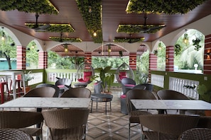 Restaurant - Palm Springs Beach Resort - Gorai (Mumbai)