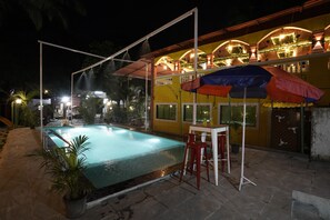 Piscina a l'aire lliure