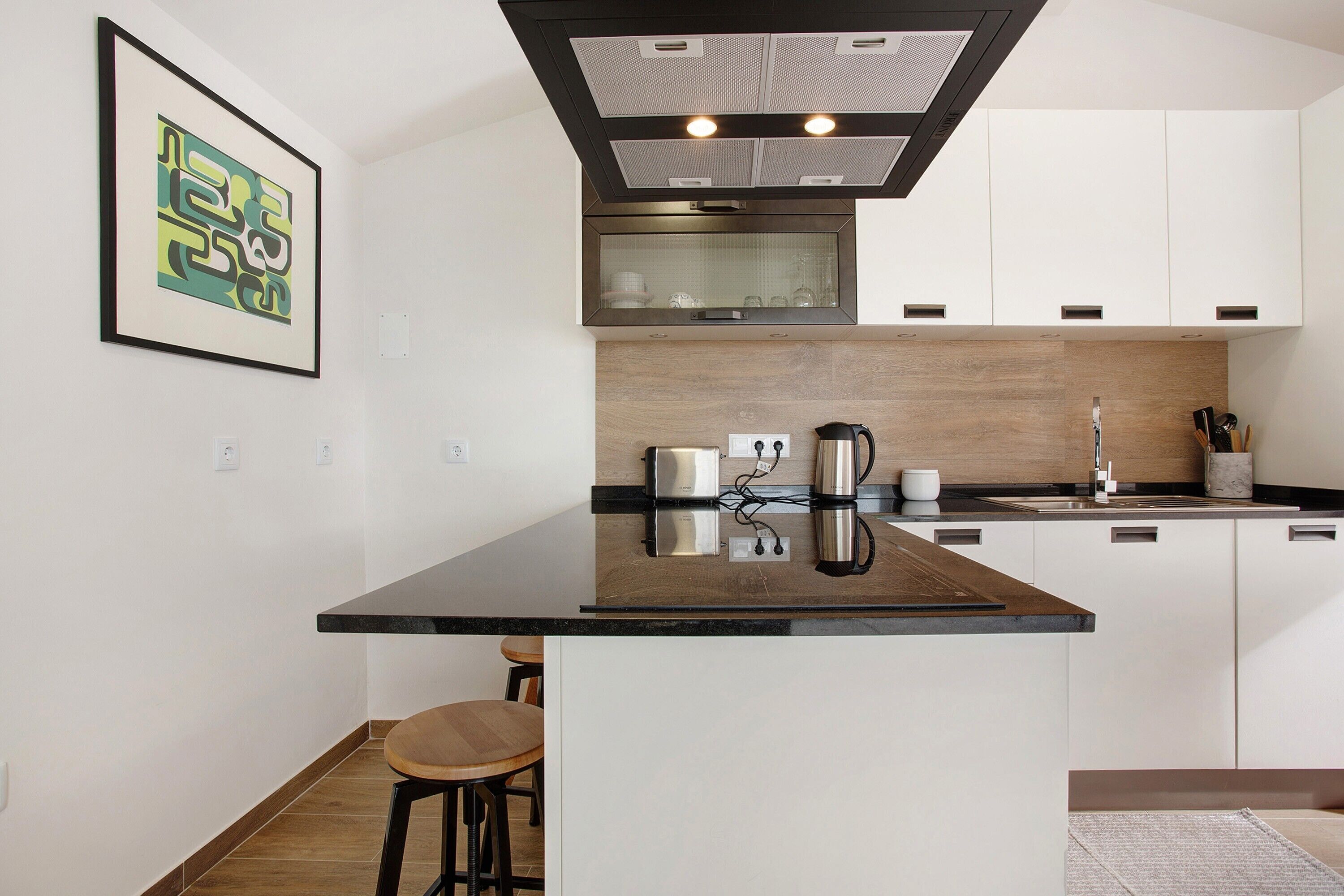 Kühlschrank, Mikrowelle, Ofen, Herdplatte