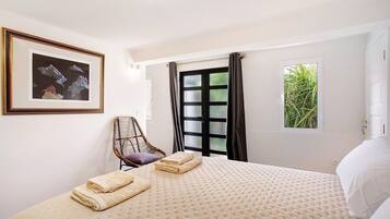 1 chambre, fer et planche Ă repasser, Wi-Fi gratuit, draps fournis