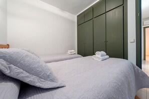 3 chambres, accès au Wi-Fi (inclus), literie fournie